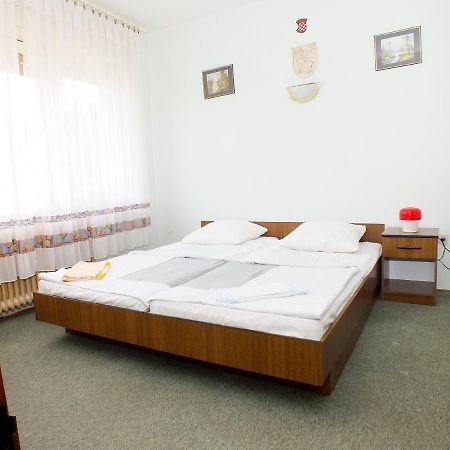 Biba Rooms Karlovac Exterior photo