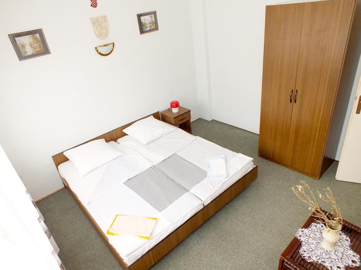 Biba Rooms Karlovac Exterior photo