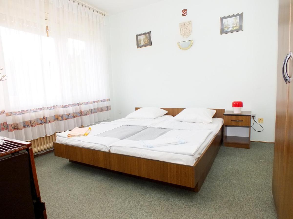 Biba Rooms Karlovac Exterior photo